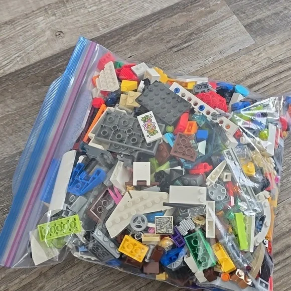 LEGO Mystery Grab Bag of Assorted Lego's| Mystery Bag #26 - Picture 9 of 10